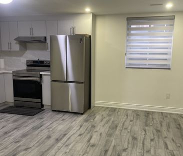 For Lease - 30 Roulette Crescent, Brampton, Ontario - Photo 2