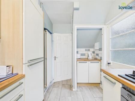 2 bedroom House To Let - Photo 5