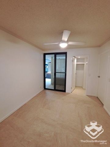 LOCATION ! LOCATION ! - Photo 5