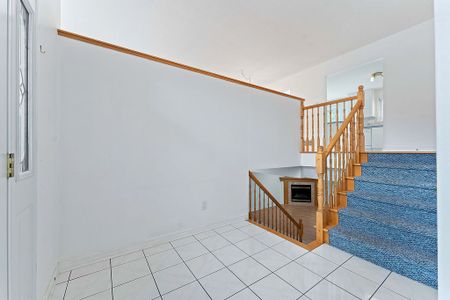 For Lease - 81 Lloydalex Crescent, Stittsville - Munster - Richmond, Ontario - Photo 5