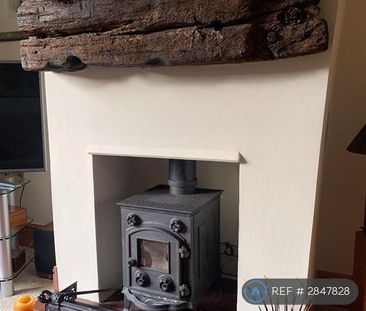 4 bedroom detached house to rent - Photo 2