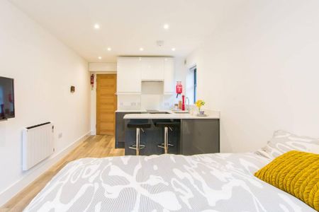 Studio to rent - Photo 2