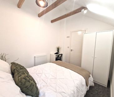 New Refurb - Centre of Westbury - Photo 6