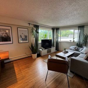 Kitsilano, 2 Bed,1 Bath, Garden Level, Hardwood Flrs - Photo 2