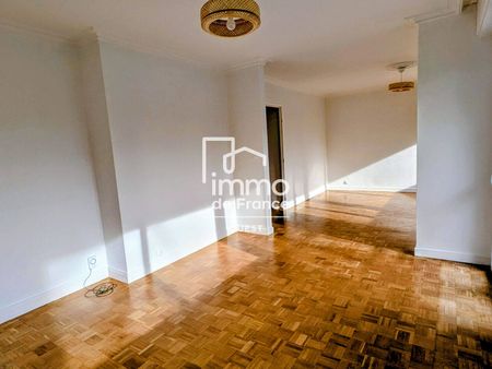 Location appartement 5 pièces 94 m² à Laval (53000) - Photo 2