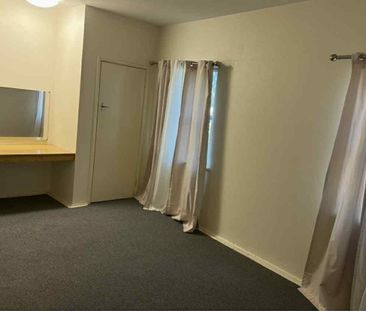 TIDY UNIT IN SOUTH TAMWORTH - Photo 3