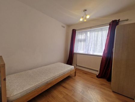 2 bedroom ground floor flat to rent - Photo 4