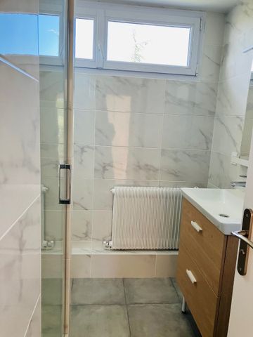 Location Appartement 3 pièces 58m² ST ETIENNE 42100 - Photo 2