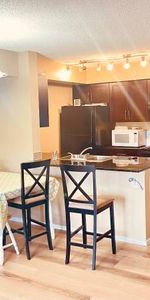 2 bedroom 1 bathroom condo , Underground heated Parking - Photo 3