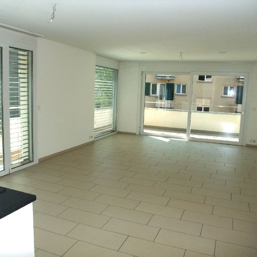 Moderne 4.5-Zimmer-Wohnung an zentraler ruhiger Lage - Foto 1