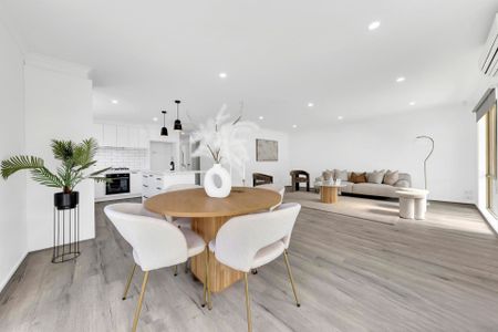 Charming Family Home in Craigieburn - Photo 2