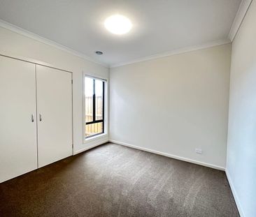 Modern 3-Bedroom Home with Garage in Growing Mambourin Community - Photo 3