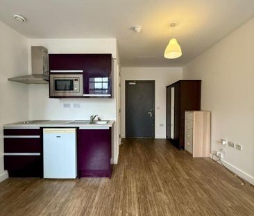 Studio to rent - Photo 2