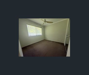 Great Family Home ! Quiet street and fully fenced yard. - Photo 3