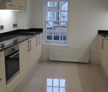 3 bedroom flat to rent - Photo 3