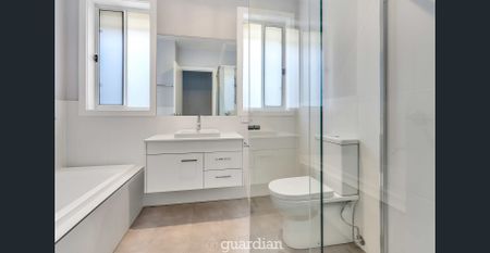 Simplicity Of Modern Design - Photo 4