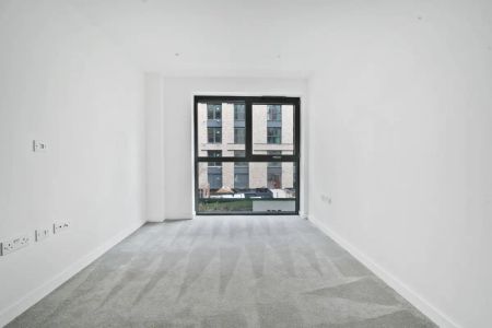 2 bedroom flat in Anax Street - Photo 4