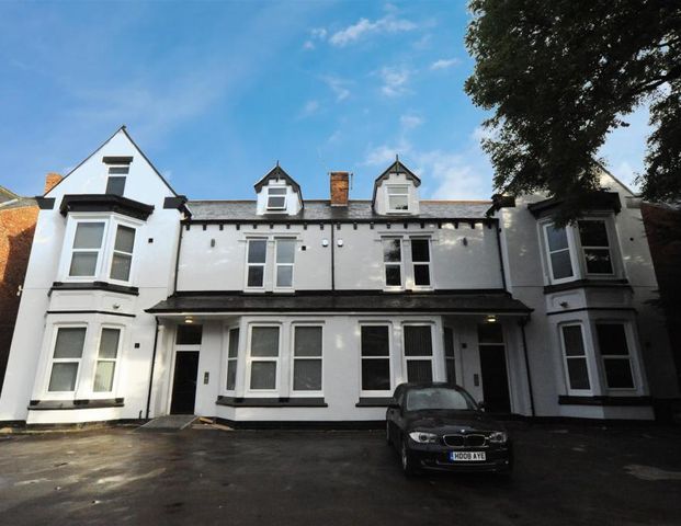 United Kingdom, 23-25 The Crescent, TS5 6SG, Middlesbrough - Photo 1