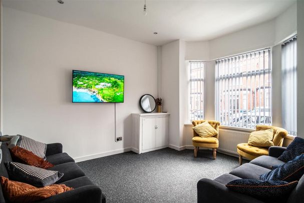 1 bedroom in a house share to rent - Photo 1