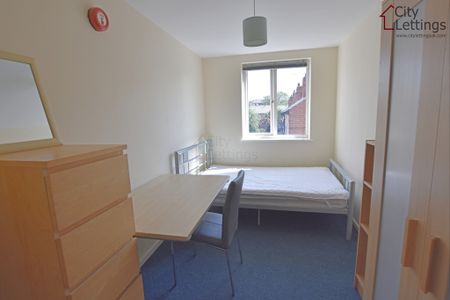 4 Bedroom Flat - Photo 5