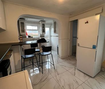 Room in a Shared House, Leggatt Road, E15 - Photo 6