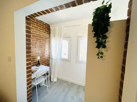 Calle León, Getafe, Community of Madrid 28903 - Photo 1