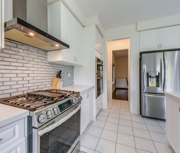 For Lease - 286 Danny Wheeler Boulevard, Georgina, Ontario - Photo 1