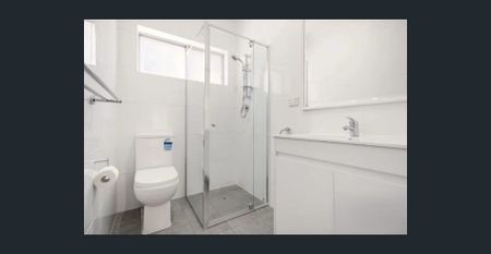 Renovated Family home ready to move in - Photo 4