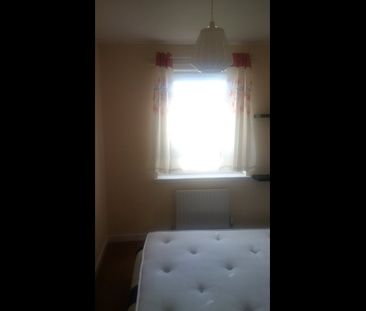 2 Bed Flat, Hawkhill Close, EH7 - Photo 2