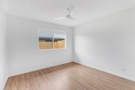 SIMPLY STUNNING! PRIVATE, MODERN & SPACIOUS DUPLEX IN A1 LOCATION! - Photo 4