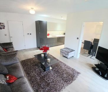 3 bedroom flat to rent - Photo 1