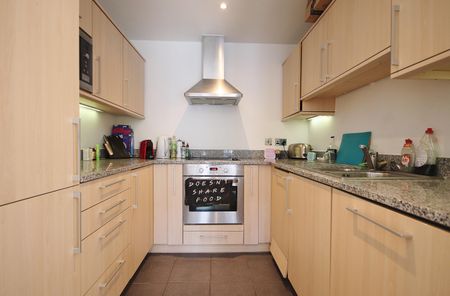 1 bed flat to rent in Westgate Apartments, London, E16 - Photo 5