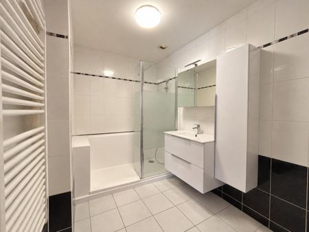 Location Appartement 4 pièces 91m² LE BOURGET DU LAC 73370 - Photo 5