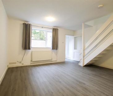 2 bedroom end of terrace house to rent - Photo 5