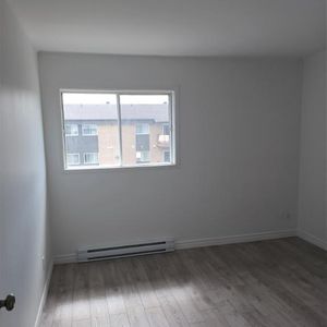 41/2 Québec**Charlesbourg**1 mois gratuit**Ascenseur**Béton**Frais peint**Non fumeur de toute substance**libre à partir de décembre, 1225$ - Photo 2
