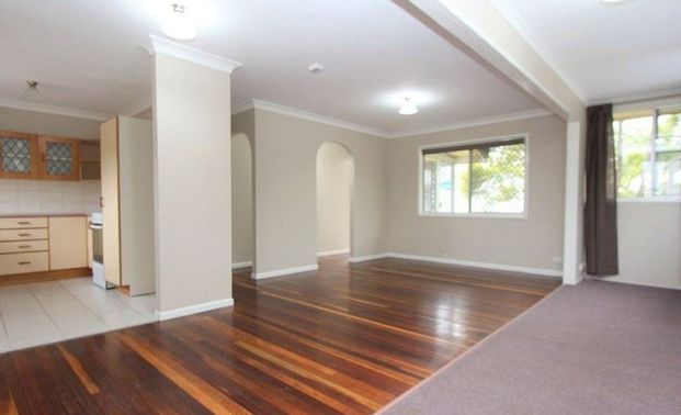 Three Bedroom Home - Looking for New Family !!!!! - Photo 1