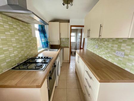 2 bedroom terraced house to rent - Photo 4