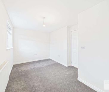 Gravenmoor Drive :: Manchester, M7 - Photo 3