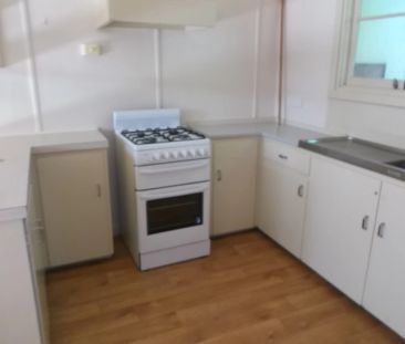 PRIME LOCATION - Photo 2