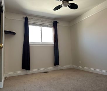 For Lease - 28 Collins Crescent, Aurora, Ontario - Photo 4