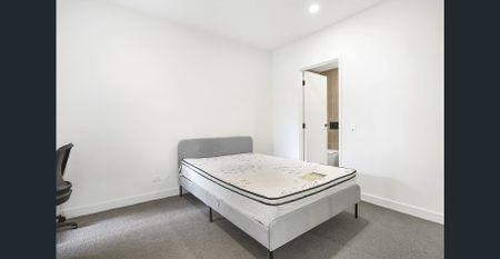 Stylish Furnished Living in Convenient Blackburn - Photo 2