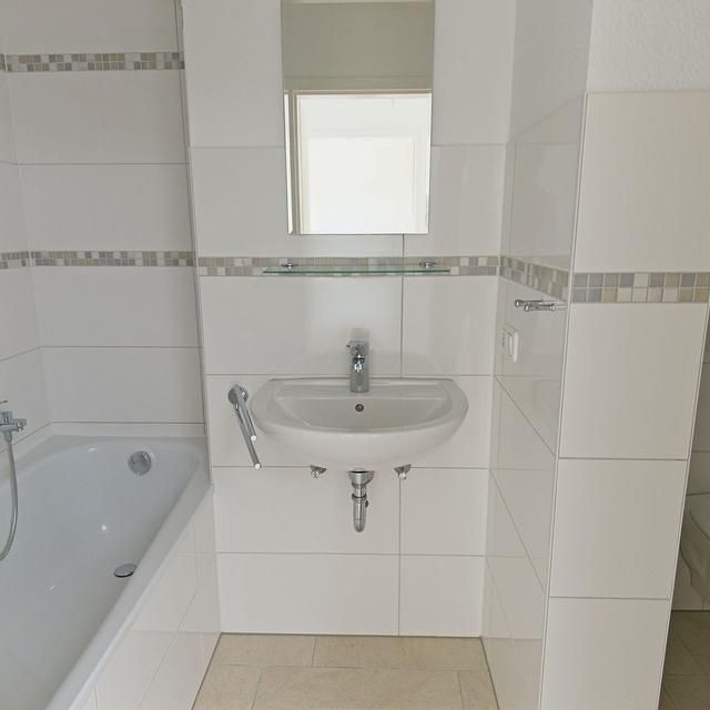 Ein Traum: 3-Zi-Dachgeschosswohnung am Südfriedhof, Badewanne, Garten, ruhige Lage - Photo 1