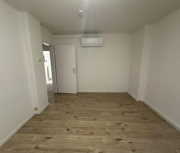 direkt einziehen: Schöne Single-Wohnung im Dachgeschoss frei! - Foto 1