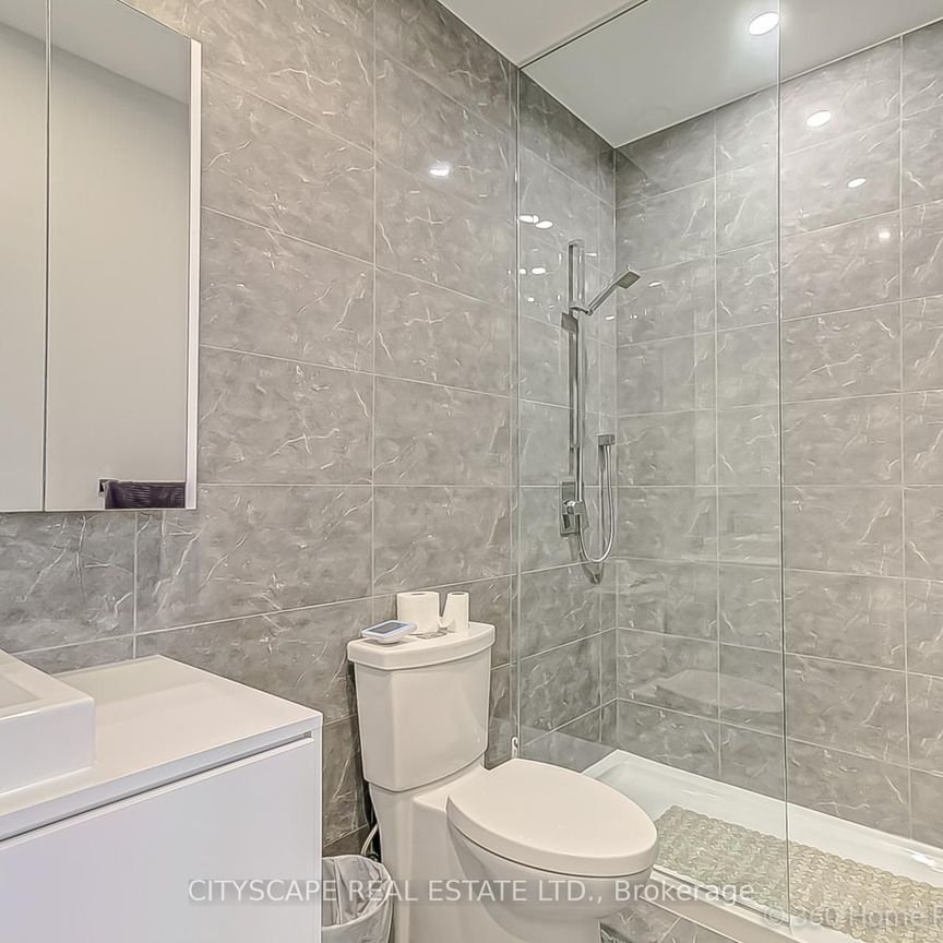 For Lease - 7 Smith Crescent Unit# Ph 810, Toronto, Ontario - Photo 1