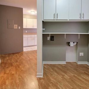 4 1/2 GRAND, lumineux, rénové (LORETTEVILLE) - Photo 2