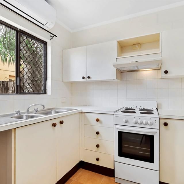 Stylish Apartment Living in Prime Cairns North Location - Photo 1