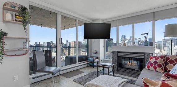 1 Bedroom + Den w/ Incredible Views DT - Photo 2