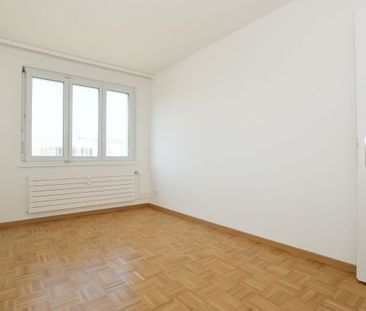 Family-friendly location with lake view - Photo 6