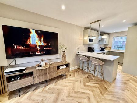 2 bedroom terraced house to rent - Photo 3