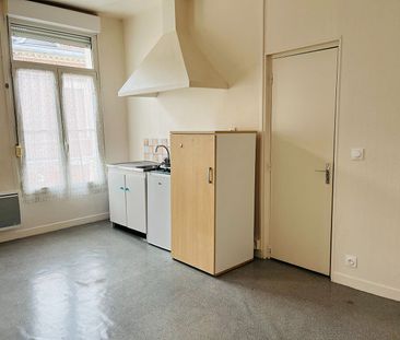 A LOUER STUDIO MEUBLE CENTRE VILLE DE ST QUENTIN 02100 - Photo 5